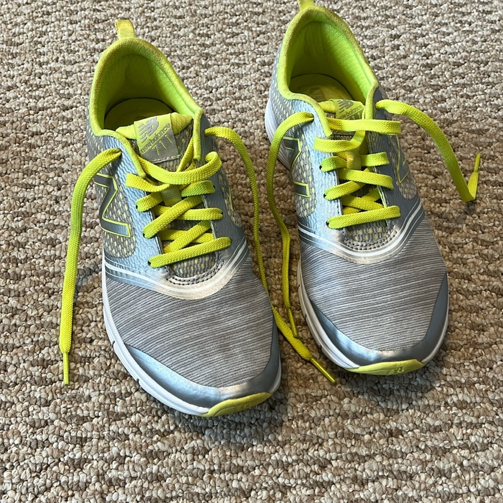 New Balance Cush Athletic Running Shoes Womens Size 7 Gray Yellow- lightly used